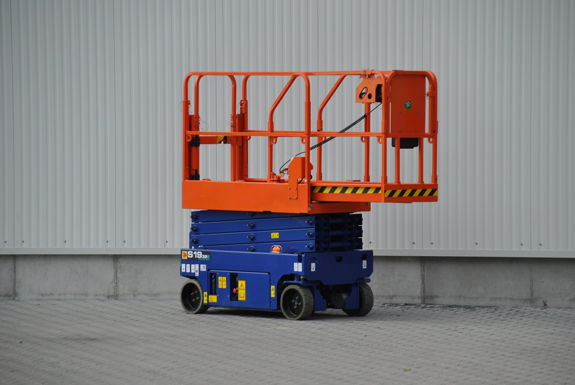 SE8-82 Scheren-Arbeitsbühne